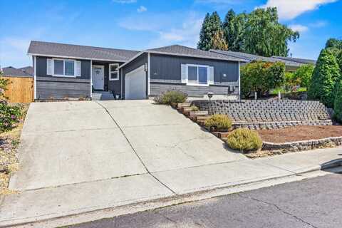 640 N Heights Drive, Eagle Point, OR 97524