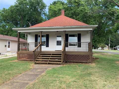 430 S Jackson Street, Litchfield, IL 62056