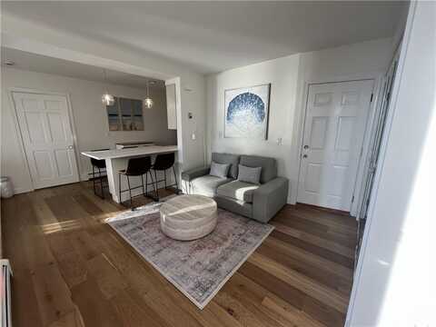 58 Washington Street, Newport, RI 02840