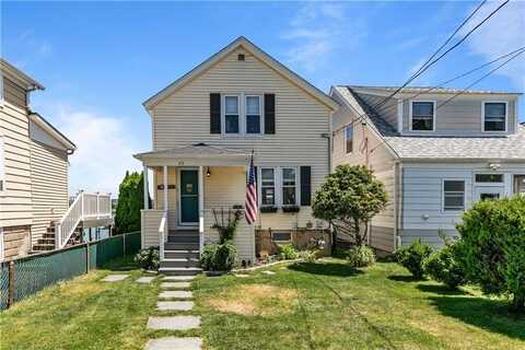 45 Cedar Avenue, Portsmouth, RI 02871