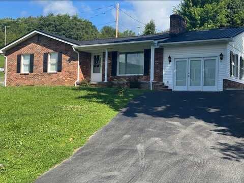 323 Maid St., Pounding Mill, VA 24637