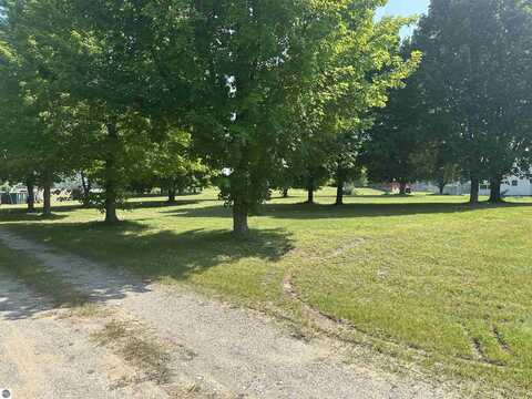 8660 North Long Lake Road, Traverse City, MI 49685