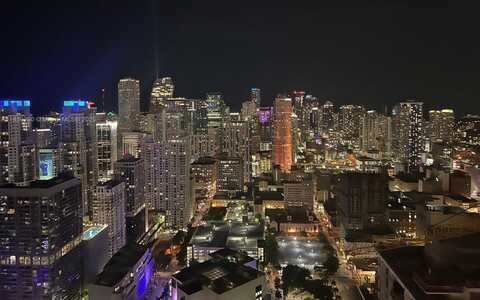 159 NE 6th St, Miami, FL 33132