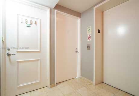 5900 Collins Ave, Miami Beach, FL 33140