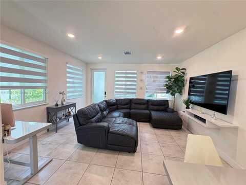 6421 NW 102nd Path, Doral, FL 33178