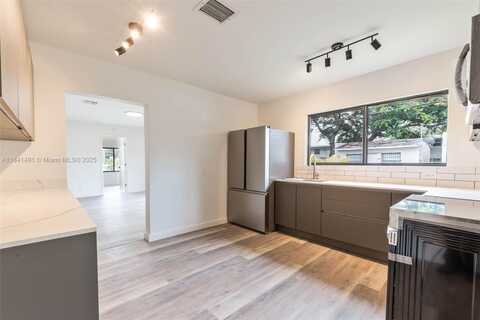25 NW 78th St, Miami, FL 33150