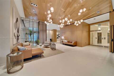 1500 Bay Rd, Miami Beach, FL 33139