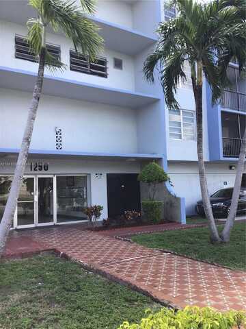 1250 NE 125th St, North Miami, FL 33161