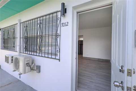 7012 NW 5th Pl, Miami, FL 33150