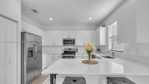 488 NW 203 Ter, Miami Gardens, FL 33169