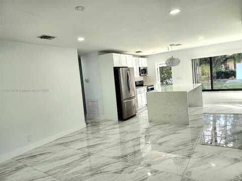 1028 NE 39th St, Oakland Park, FL 33334
