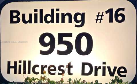 950 Hillcrest Dr, Hollywood, FL 33021