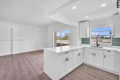 1960 Marseille Dr, Miami Beach, FL 33141