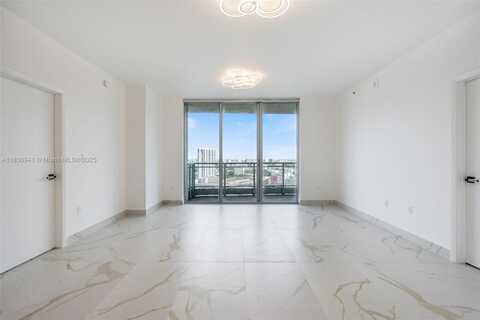 90 SW 3rd St, Miami, FL 33130