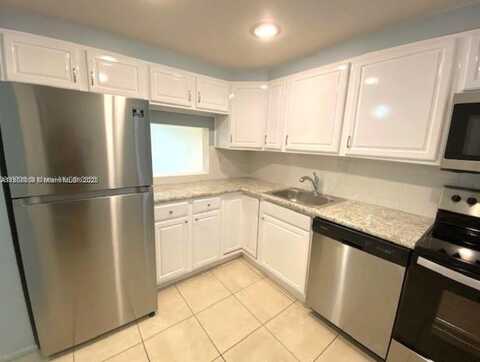 7831 N Colony Cir, Tamarac, FL 33321