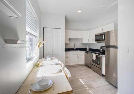 427 NW 34th St, Miami, FL 33127
