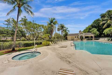 7858 Dixie Beach Cir, Tamarac, FL 33321