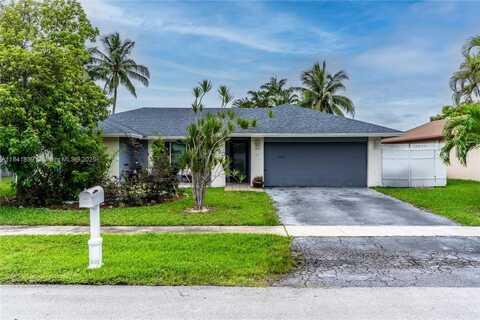 6990 NW 23rd St, Margate, FL 33063