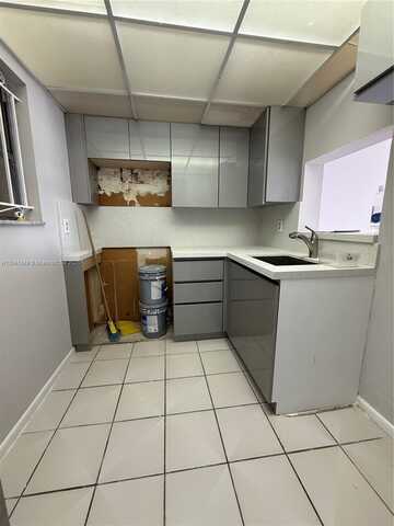 6820 W Flagler St, Miami, FL 33144