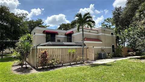 4260 Village Dr, Delray Beach, FL 33445