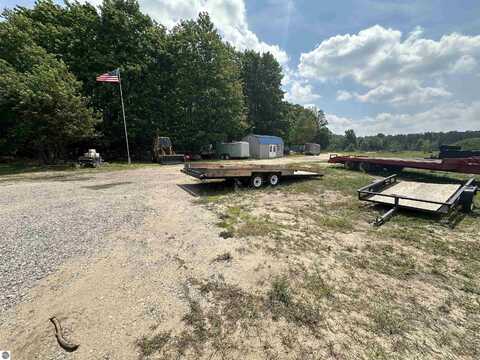 15320 Tinks Trail, Beulah, MI 49617