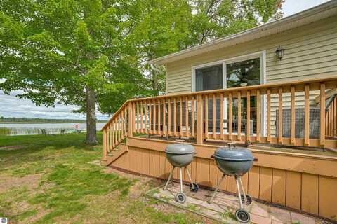 805 Rainbow Drive, East Tawas, MI 48730