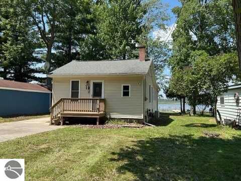 805 Rainbow Drive, East Tawas, MI 48730