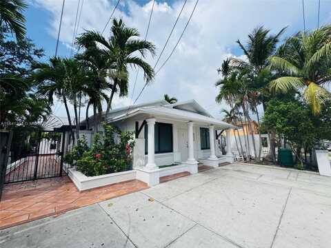 1238 SW 4th St, Miami, FL 33135