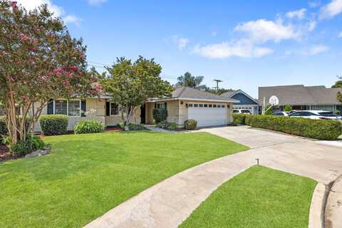 337 Mark Twain Avenue, Tulare, CA 93274