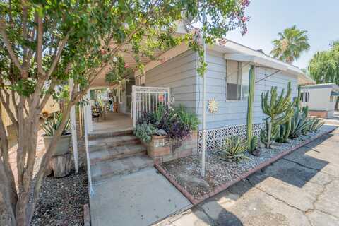 2120 S Santa Fe Avenue, Visalia, CA 93292