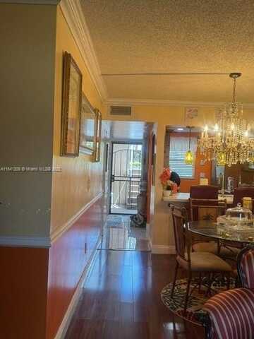 862 NE 209th St, Miami, FL 33179