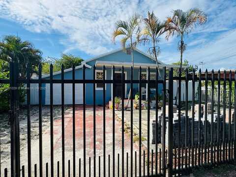 861 NW 112th St, Miami, FL 33168