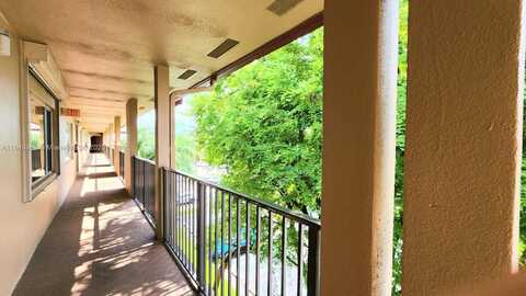 901 SW 138th Ave, Pembroke Pines, FL 33027