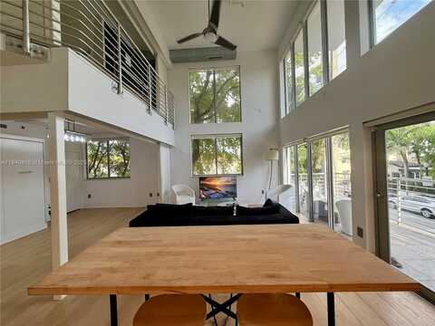 900 4th St, Miami Beach, FL 33139