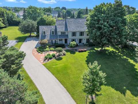 10426 N Haddonstone Pl, Mequon, WI 53092