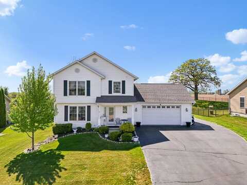 321 Tomahawk Dr, Twin Lakes, WI 53181