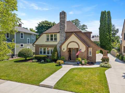 117 Lake Ct, Sheboygan, WI 53081
