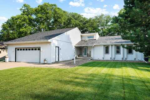 1810 Donald Drive, Cedar Falls, IA 50613
