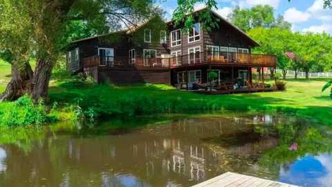 2881 Pleasant View Road, Decorah, IA 52101