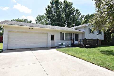 1113 4th St. N.E., Independence, IA 50644