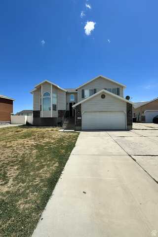 2879 S FETZER W, Magna, UT 84044