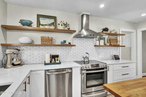 1716 Azalea Drive, Wilmington, NC 28403