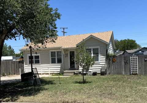 1123 BINKLEY Avenue, Dumas, TX 79029