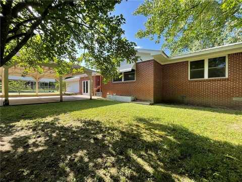 10109 3rd ST, Plainview, AR 72857
