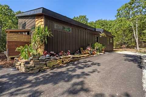 3211 S City Lake RD, Fayetteville, AR 72701