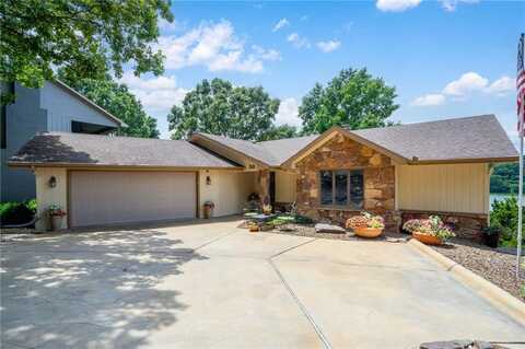 50 Churchill DR, Bella Vista, AR 72715