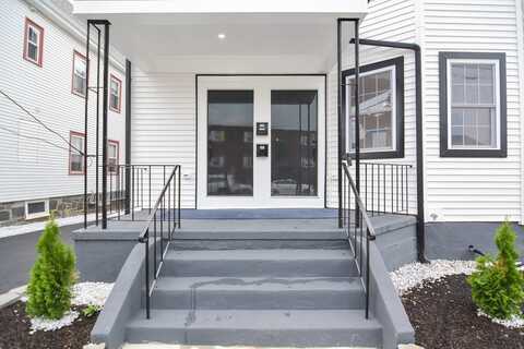 300-302 Main St, Medford, MA 02155