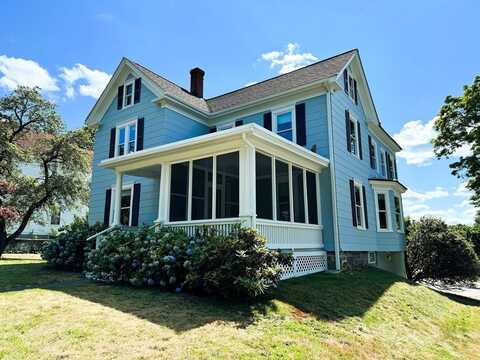 90 Maple Avenue, Andover, MA 01810