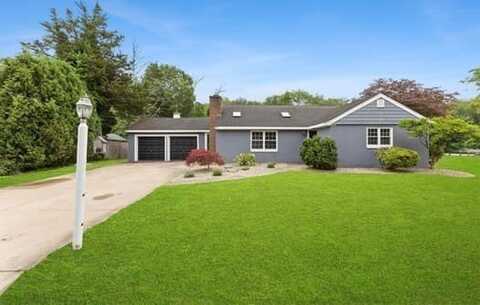 15 Circuit Drive, Rehoboth, MA 02769
