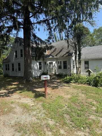 159 County St., Lakeville, MA 02347